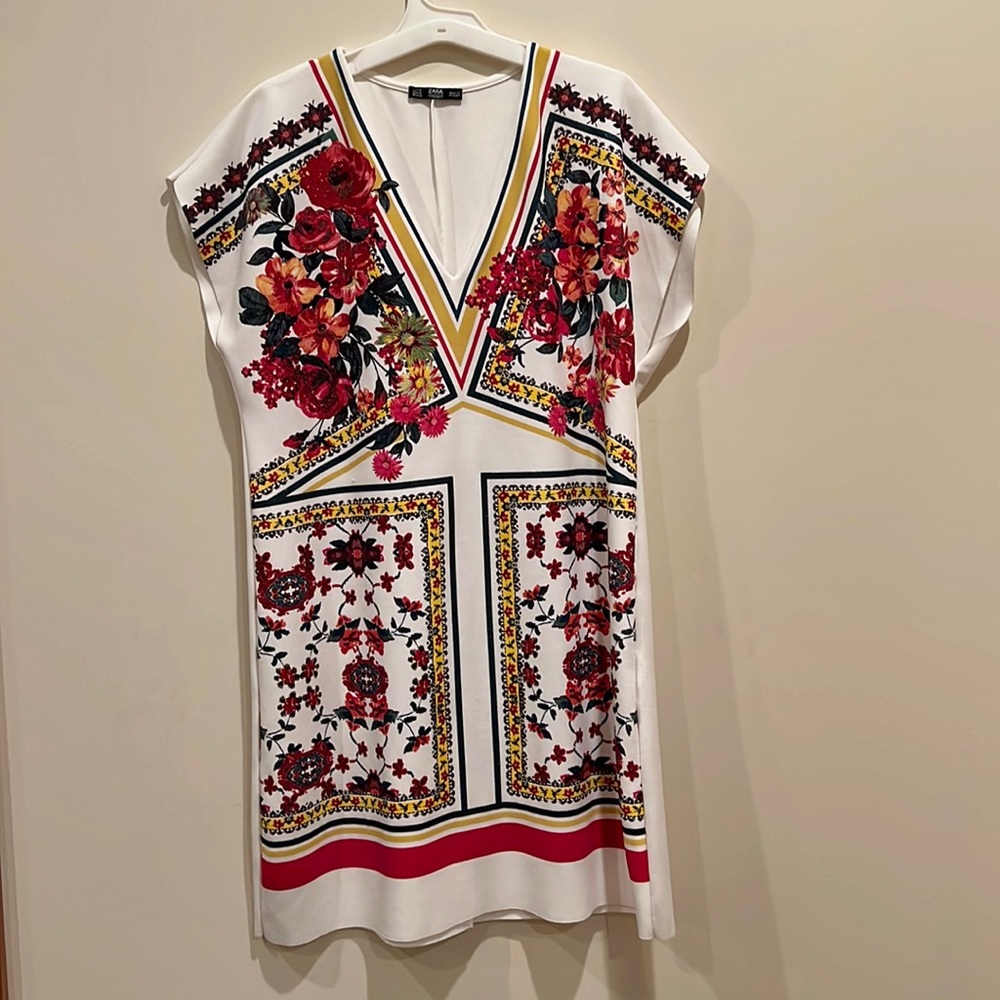 Zara floral v neck dress